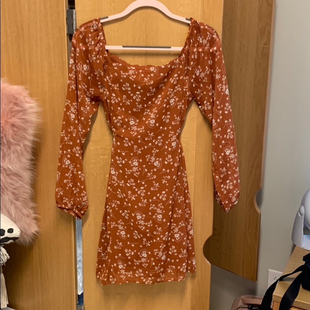 ADORABLE DRESS! - Picture 2 of 3